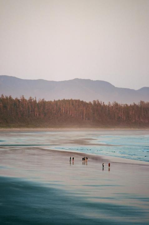 Ektar and a Beach [FM2n, 180mm f/2.8 ais, Ektar 100]