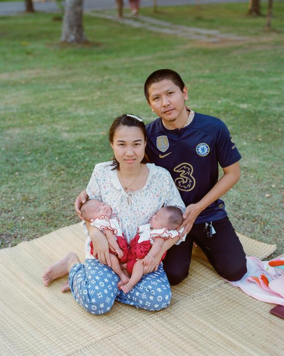 A few portraits from the park this weekend. Pentax 67 - 105mm 2.4, Portra 160/400