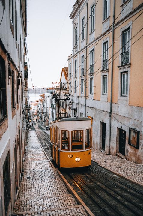 Some scans from Lisbon 🇵🇹 [Canon AE-1 Program, 28mm 2.8, Gold 200]