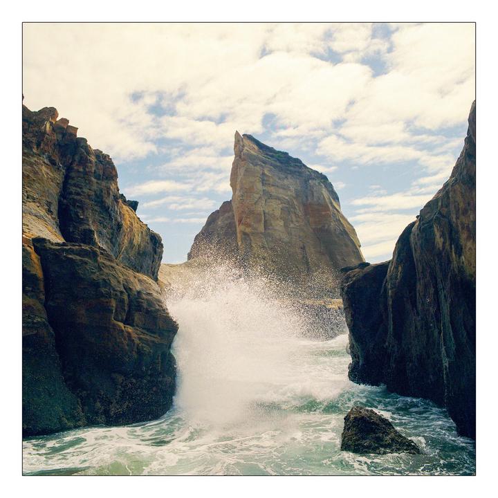 Splash [Hasselblad 500C/M | Distagon 50mm f/4 | Kodak Gold 200]