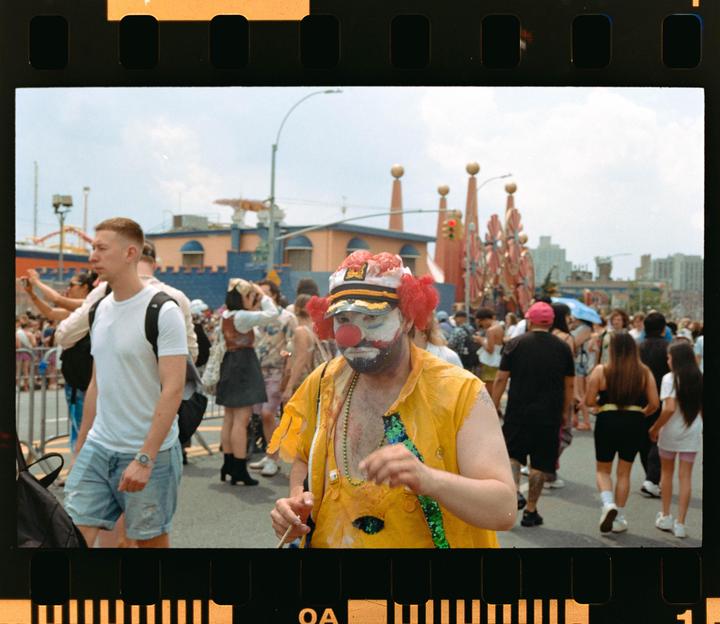 📍Coney Island Mermaid Parade 2024 📸Leica M6 + 28 Elmarit + 50 Summicron 🎞Kodak Gold 200 +1