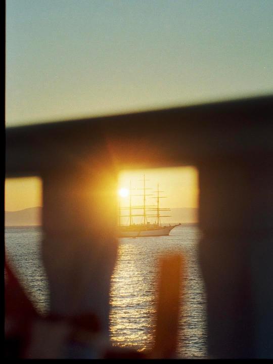 Fleeting summer moments [Nikon F3, 50mm 1.8, ColorPlus 200]