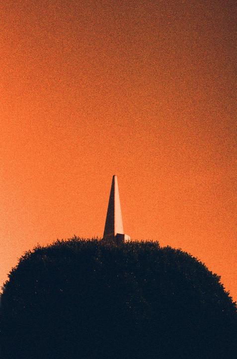 Transamerica [Nikon FE,50mm AIS, Harman Red]