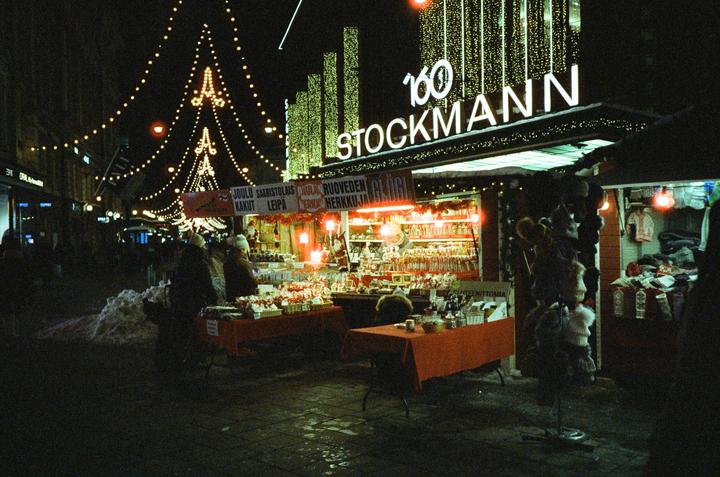 Christmas Market | Leica Mini II | Cinestill 800T
