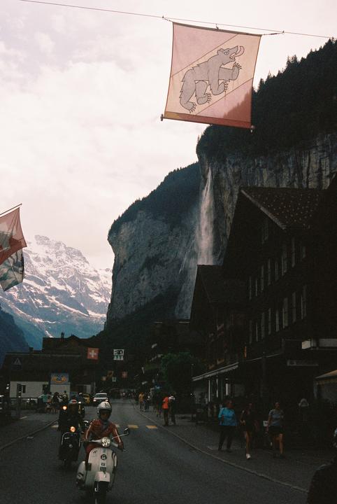 Lauterbrunnen / Canon AE1 / 50mm / Portra 400