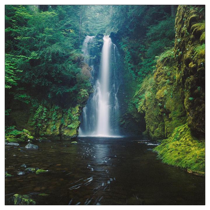 A place without a name [Hasselblad 500C/M | Fuji Provia 100 | Zeiss 50mm]