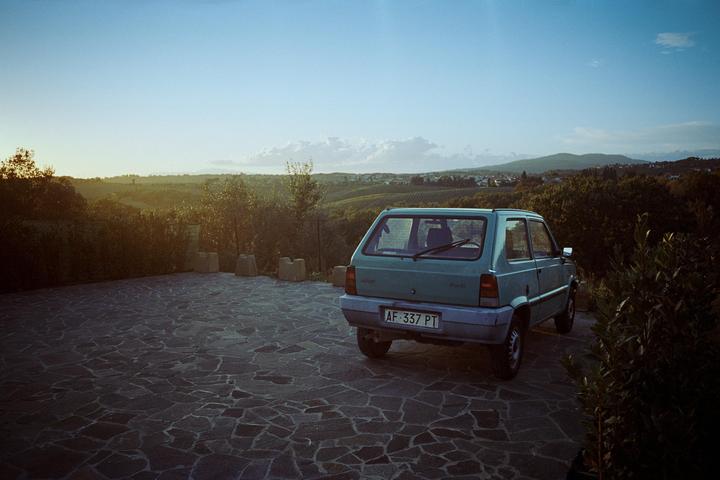 Last light in Tuscany (Leica MP, 28mm 5.6, Portra 400)