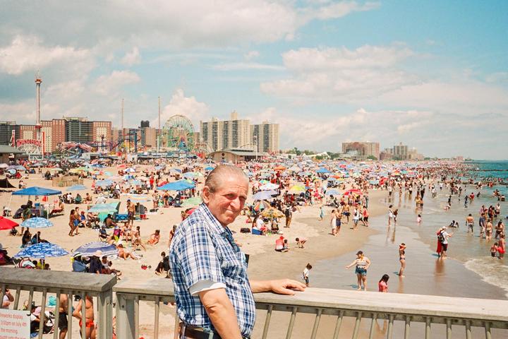 two photos one year apart. took the first photo of this guy on july 4th 2021. came back to coney island exactly a year later and he was standing in the exact same spot.[leica m4 // lomo 8]
