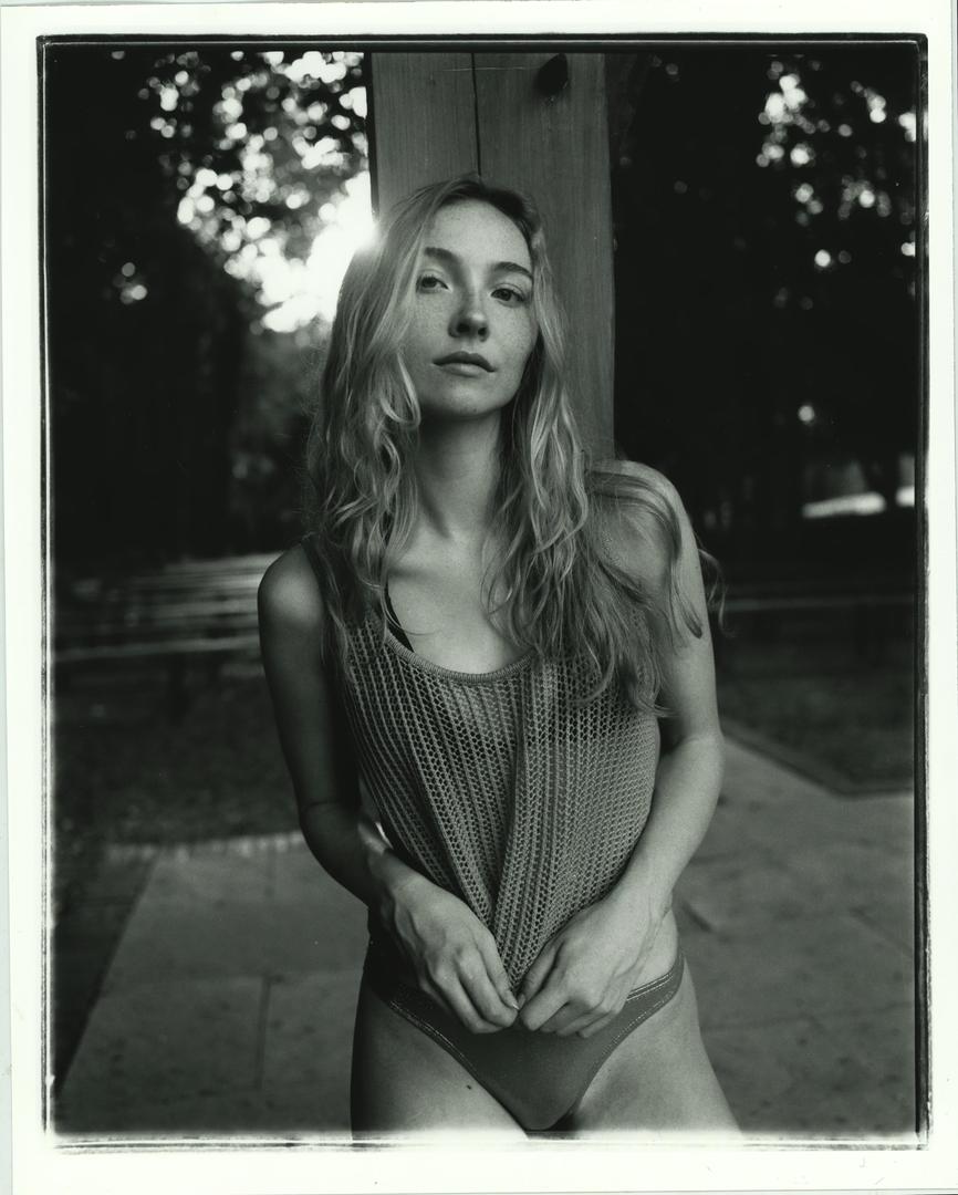 Jillian [RZ67ii, 65mm, Tri-X, Ilford Multigrade paper], shot on mamiya with kodak tri-x 400