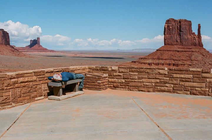 Monument valley - Nikon F100 - Portra 400
