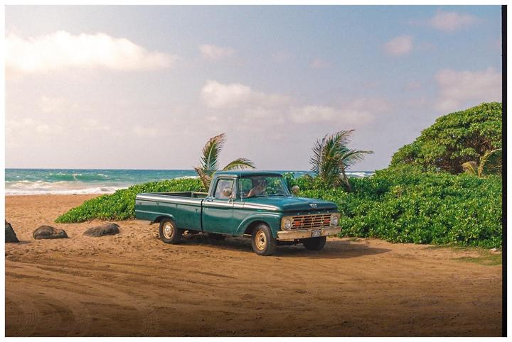 Hawaii // Nikon FM2n // Cinestill 400d // Fujifilm 400 // Kodak Ektar 100
