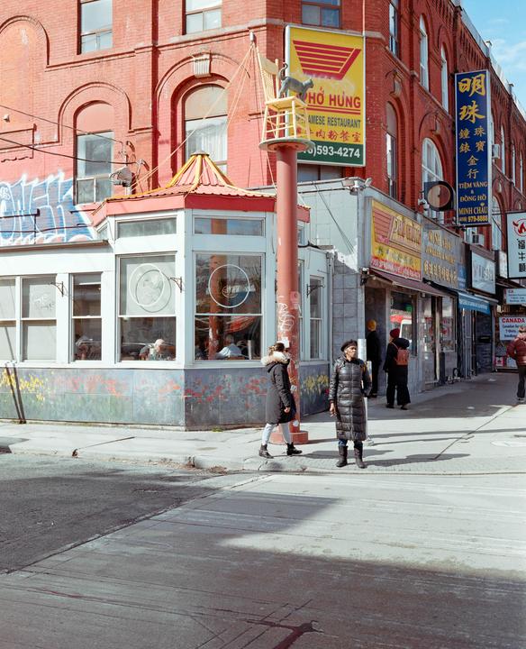 Downtown Chinatown | Plaubel Makina 67 | Nikkor 80mm f2.8 | Lomo 100