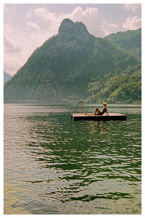 A hot summer morning by the lake [Nikon F100, Portra 400]