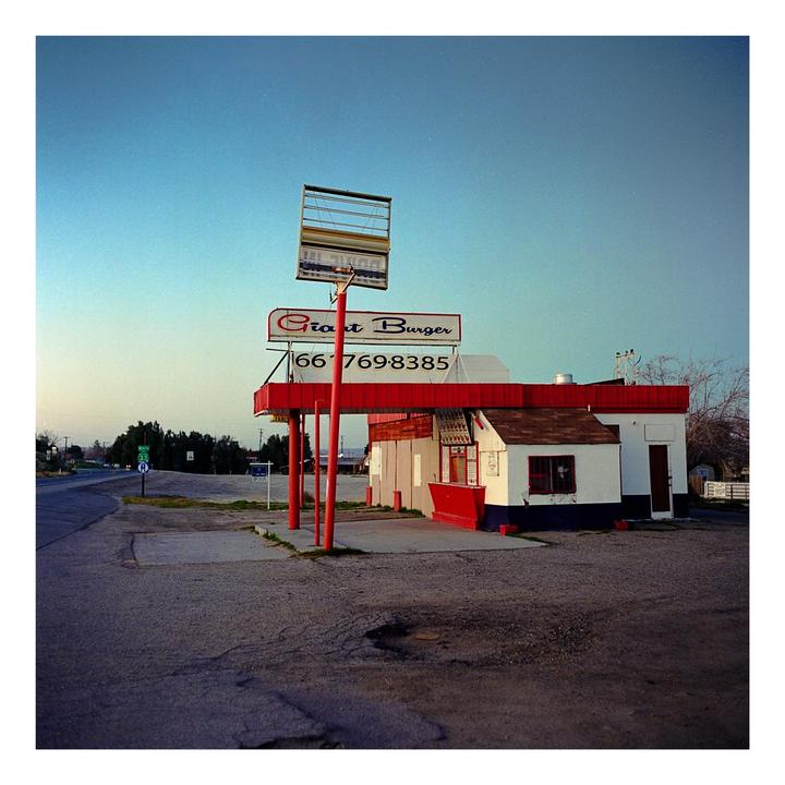 Abandoned roadside burger stand in Maricopa, California [Mamiya C330 + Sekor 65mm f3.5 lens on Kodak Ektar 100]