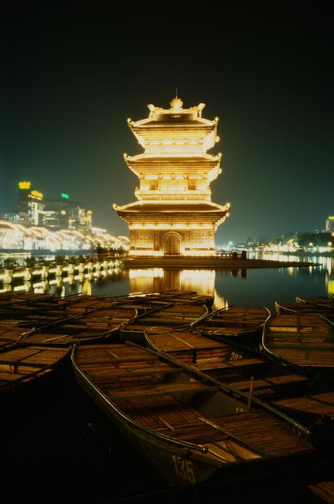 Ektachrome at night really does hit differently - M7