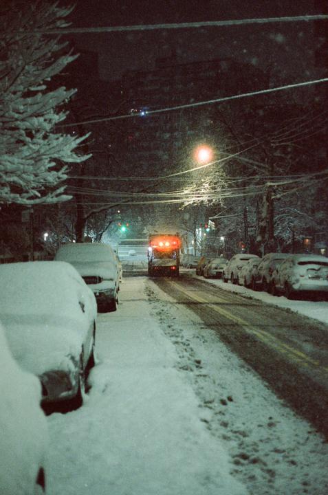 Snowy Brooklyn;[Canon AE-1,Cinestill 800t]