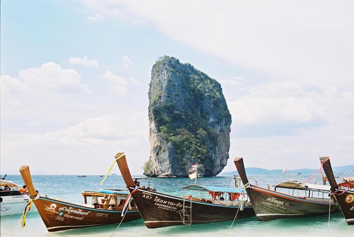 Big ol’ rock, Thailand - Portra 400, 35mm, Canon AE1