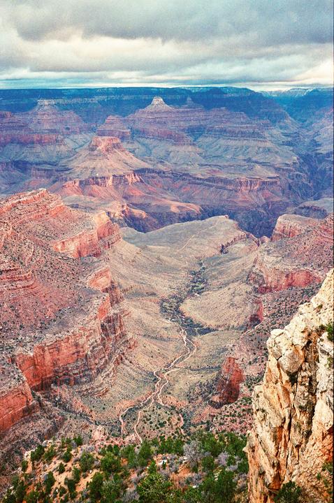 Two shots at the Grand Canyon. Shot within 3 minutes of eachother [Leica M4-2 w Voigtlander Ultron 35mm f2 on Kodak Ultramax