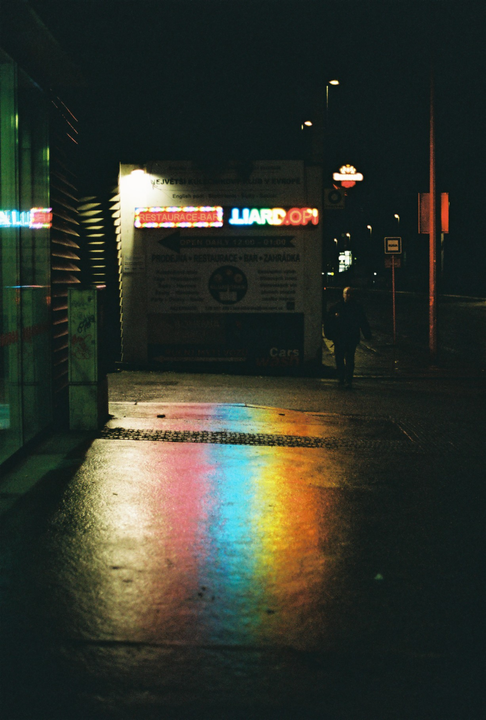 Walking over rainbow / Canon AE-1, 50 mm / Kodak Gold 200