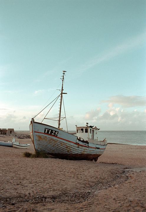Danish Vessels 🇩🇰 | Nikon F3 + 50mm F1.8 & 28MM F2.8 | Fuji C200