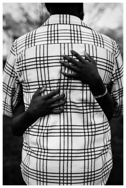 Clutching | Ilford Delta100 | Nikon F2